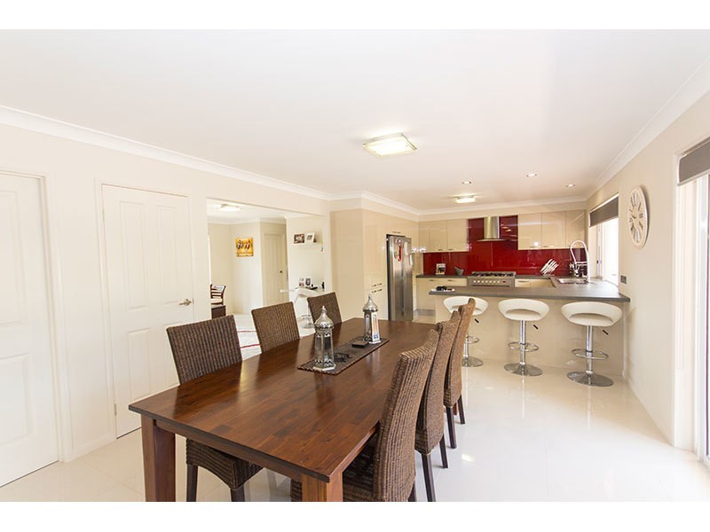 4 Greaves Court, Carrara QLD 4211