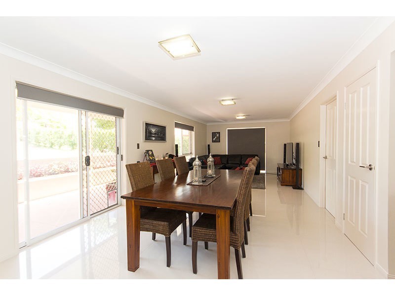 4 Greaves Court, Carrara QLD 4211