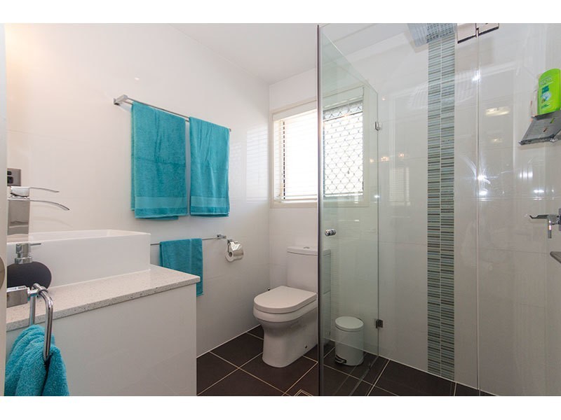 4 Greaves Court, Carrara QLD 4211