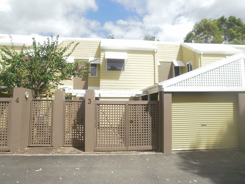 3/2 Kilpatrick Court, Highland Park QLD 4211