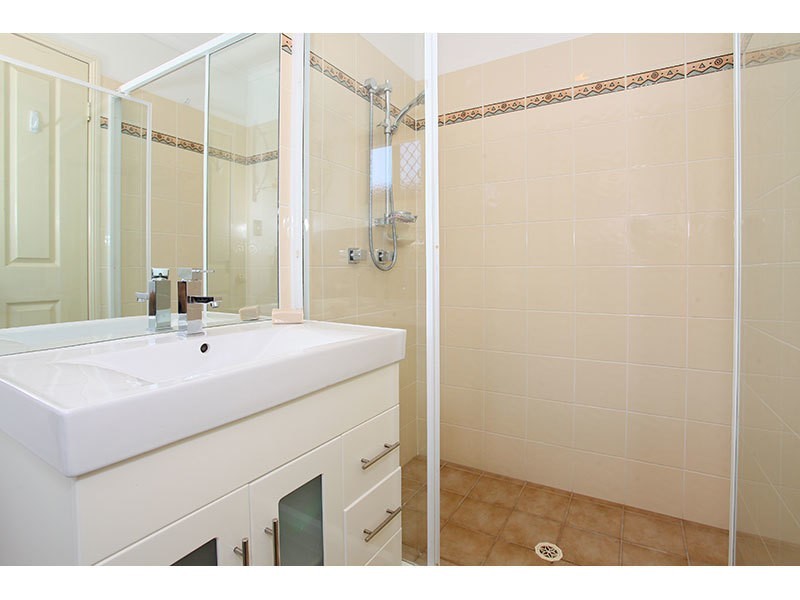 20 Winchester Drive, Nerang QLD 4211