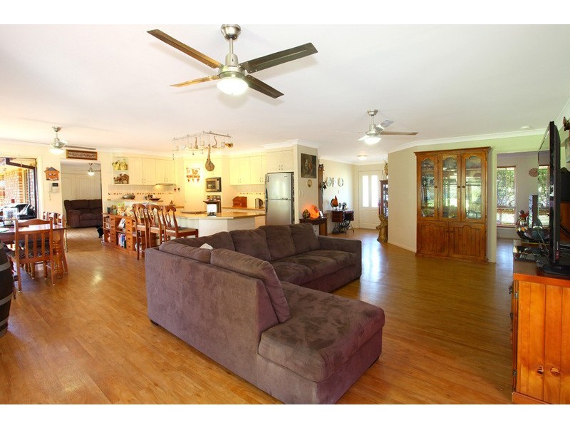 18 Pasture Place, Mount Nathan QLD 4211