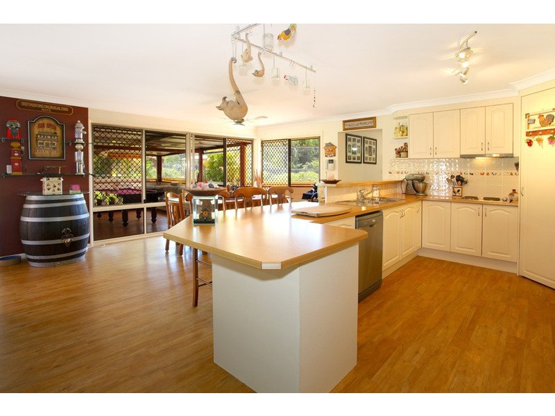 18 Pasture Place, Mount Nathan QLD 4211