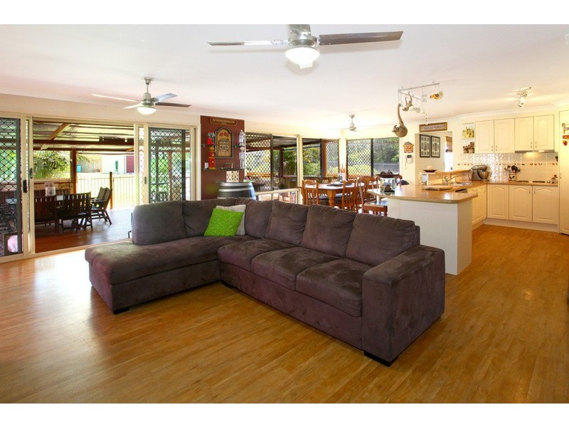 18 Pasture Place, Mount Nathan QLD 4211