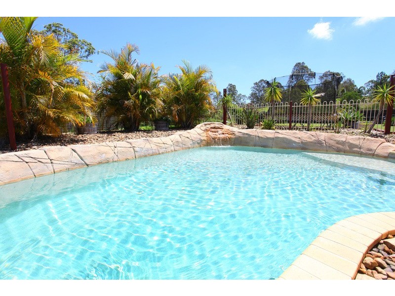 18 Pasture Place, Mount Nathan QLD 4211