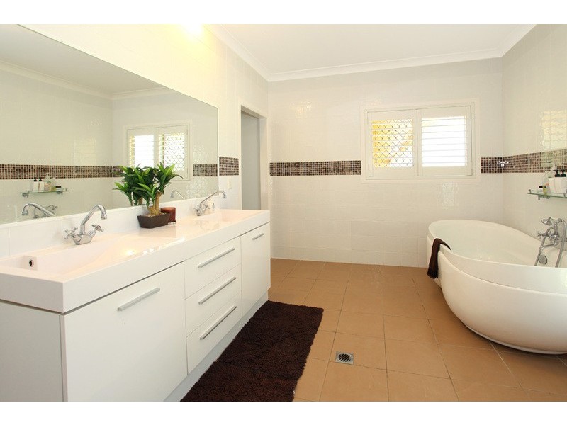 34 Lawnhill Drive, Nerang QLD 4211