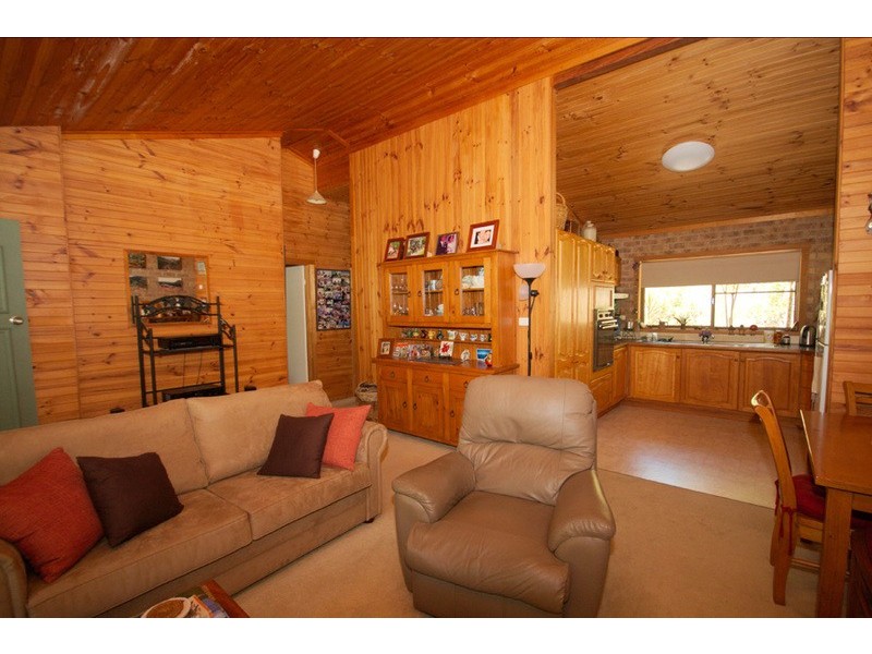 126 Narrow Leaf Road, Advancetown QLD 4211