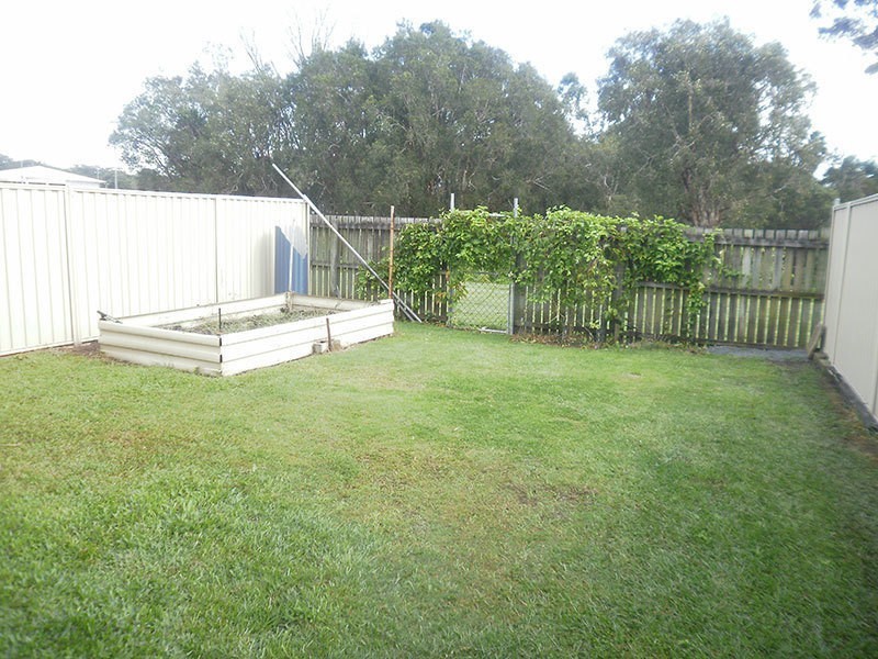 2/120 Kumbari Avenue, Labrador QLD 4215