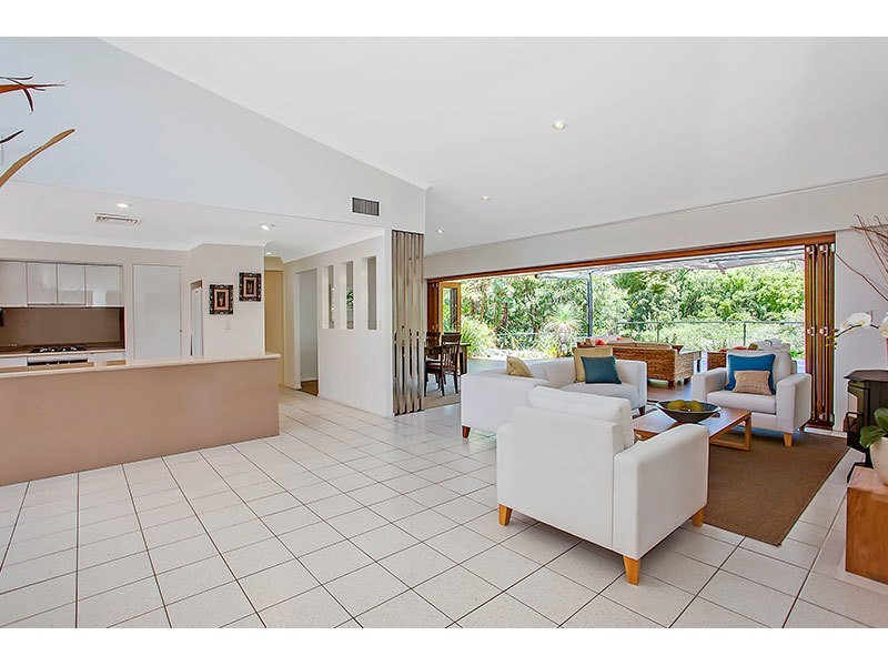 51 Nerang River Drive, Nerang QLD 4211