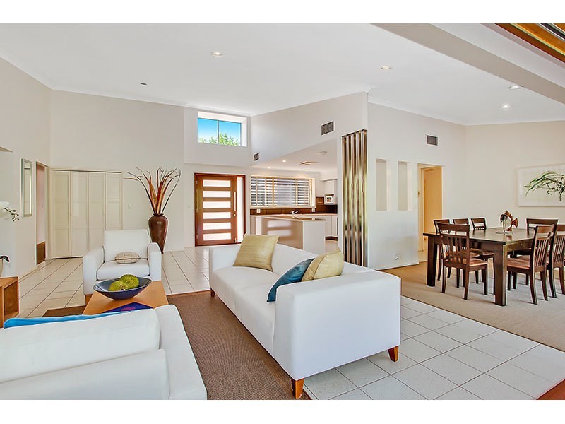 51 Nerang River Drive, Nerang QLD 4211