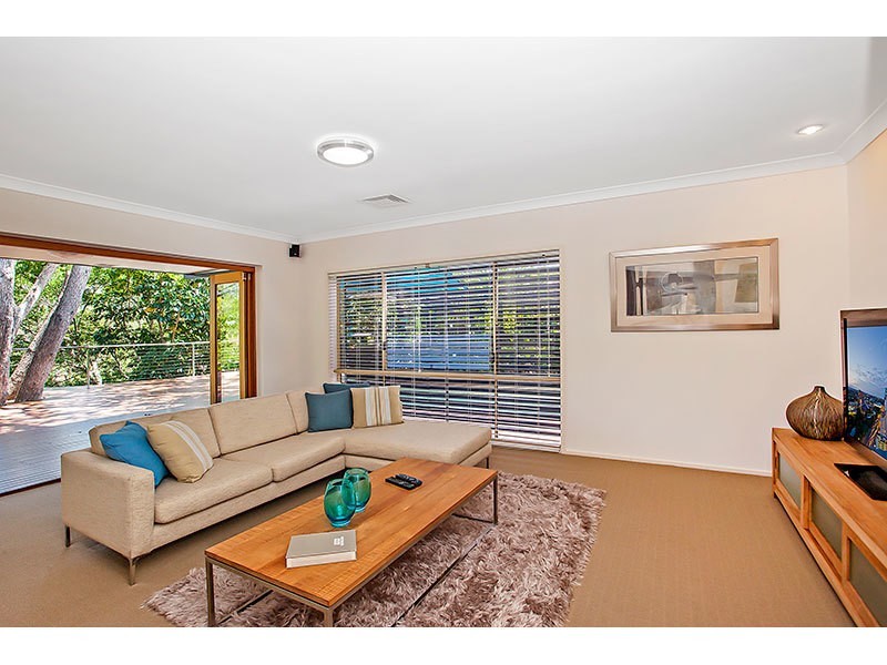 51 Nerang River Drive, Nerang QLD 4211