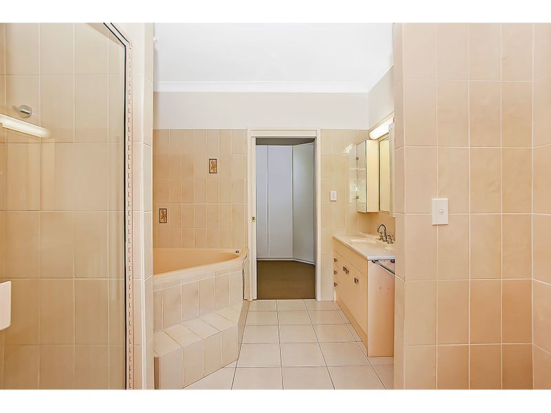 51 Nerang River Drive, Nerang QLD 4211
