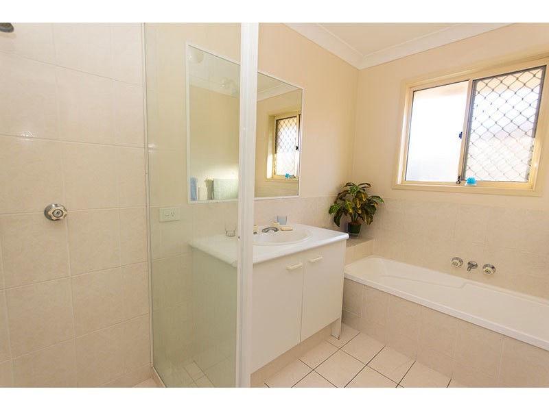 8 Glengarry Close, Highland Park QLD 4211