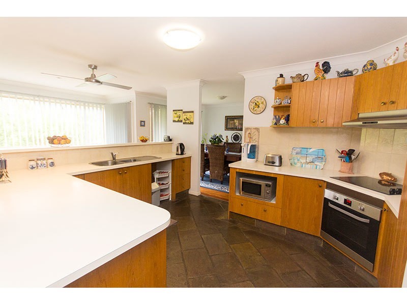 131 Castle Hill Drive North, Gaven QLD 4211