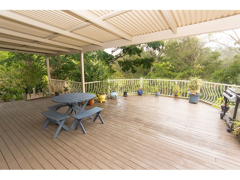 131 Castle Hill Drive North, Gaven QLD 4211