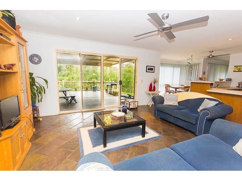 131 Castle Hill Drive North, Gaven QLD 4211