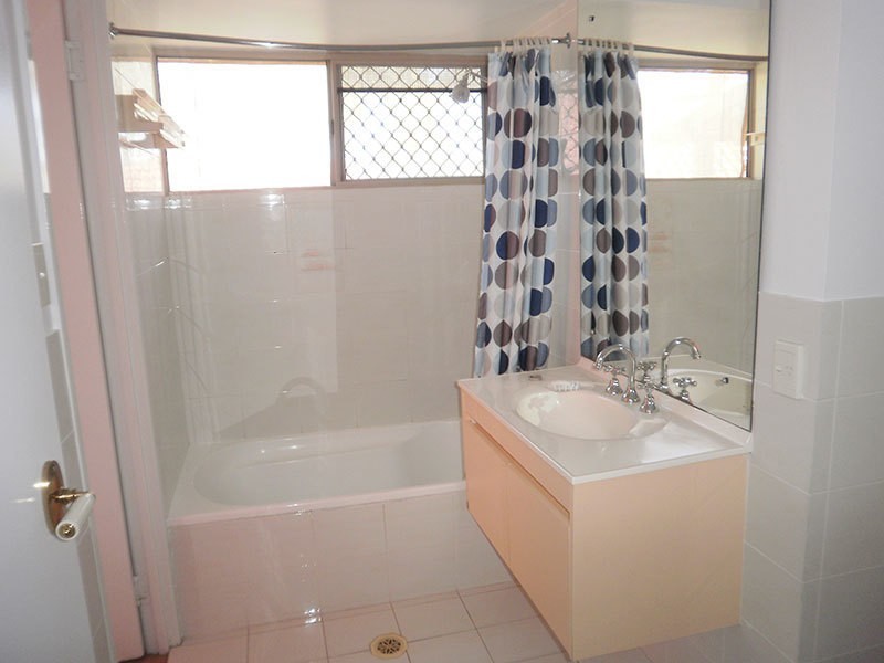 4 Garvie Place, Highland Park QLD 4211