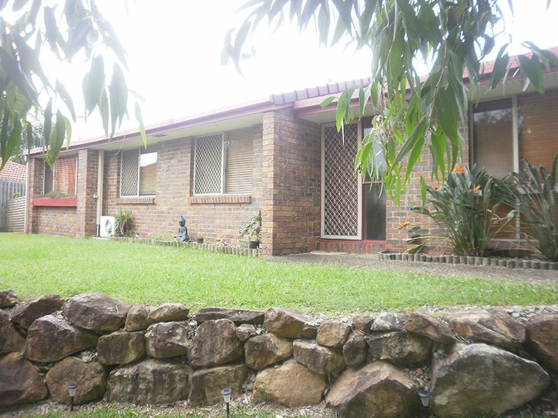 4 Garvie Place, Highland Park QLD 4211