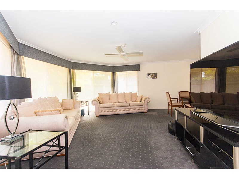 8 Greenwood Court, Helensvale QLD 4212