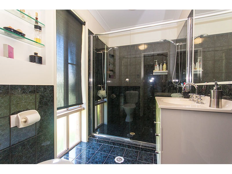 8 Greenwood Court, Helensvale QLD 4212