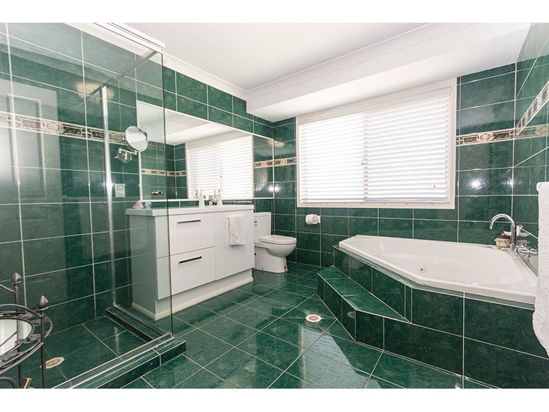 8 Greenwood Court, Helensvale QLD 4212