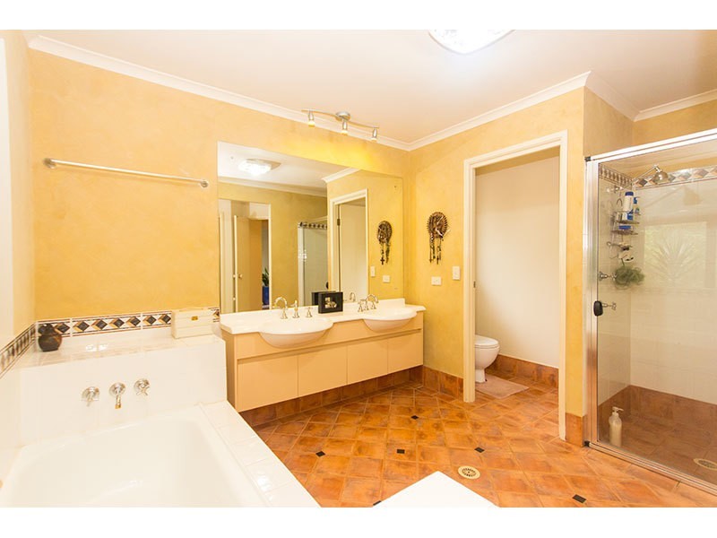 6-8 Eden Park Court, Mount Nathan QLD 4211