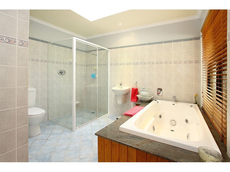 113 Clagiraba Road, Clagiraba QLD 4211