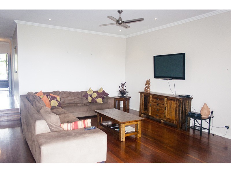 30 Convery Crescent, Highland Park QLD 4211