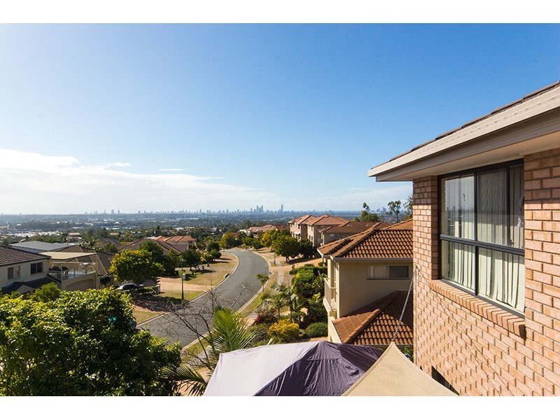 2/86 Kincaid Drive, Highland Park QLD 4211