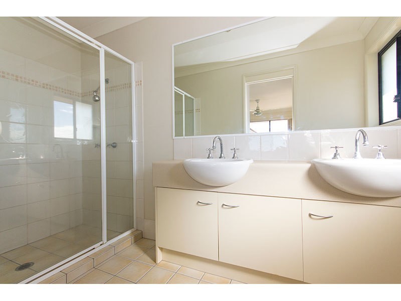 2/86 Kincaid Drive, Highland Park QLD 4211