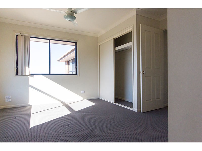 2/86 Kincaid Drive, Highland Park QLD 4211