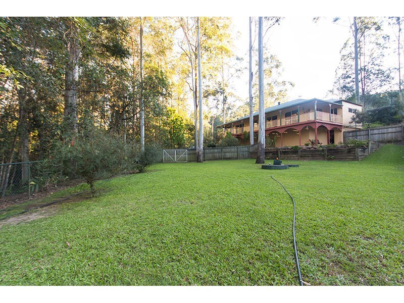 9-11 The Oval Drive, Mount Nathan QLD 4211