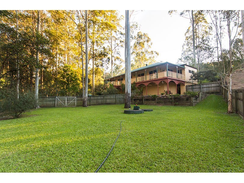 9-11 The Oval Drive, Mount Nathan QLD 4211