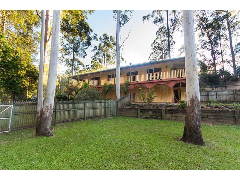 9-11 The Oval Drive, Mount Nathan QLD 4211