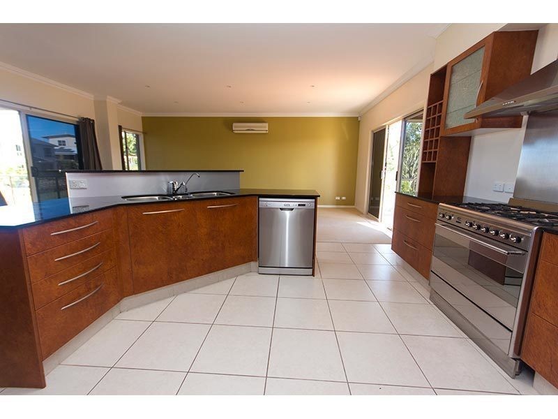 12 Ridgeline Way, Highland Park QLD 4211