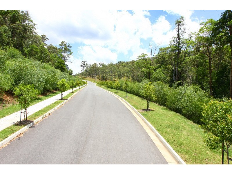 2 Woodland Avenue, Mount Nathan QLD 4211