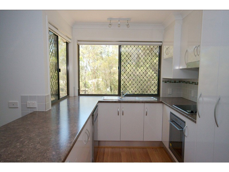 8a Marla Way, Carrara QLD 4211