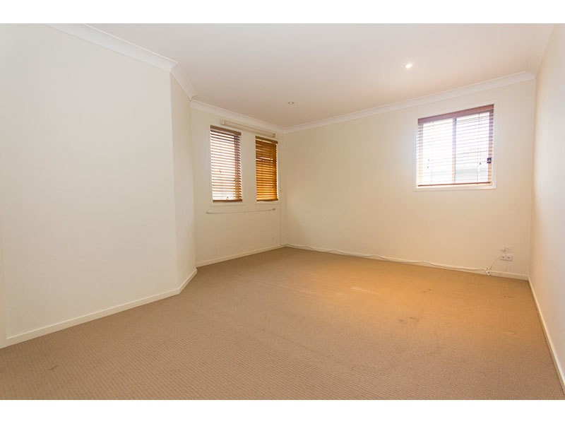 20 Casuarina Drive, Molendinar QLD 4214