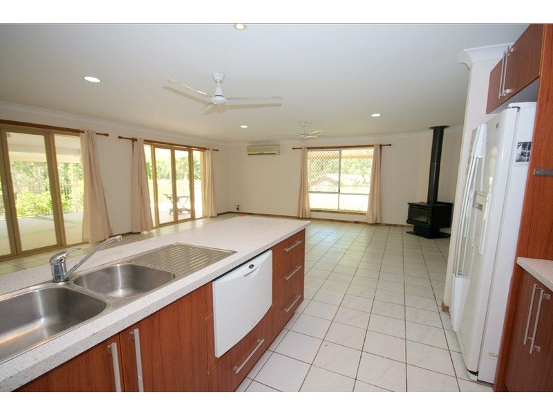 139 Castle Hill Drive North, Gaven QLD 4211