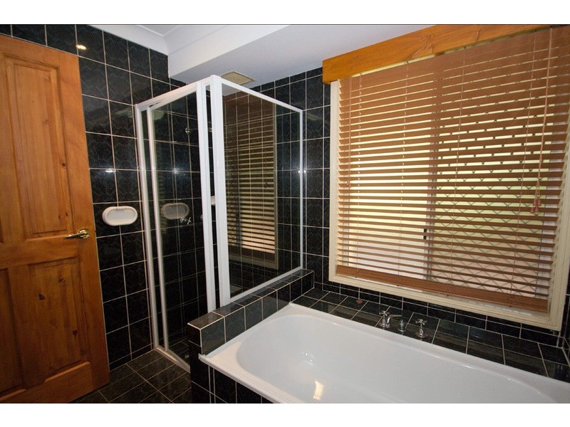 139 Castle Hill Drive North, Gaven QLD 4211