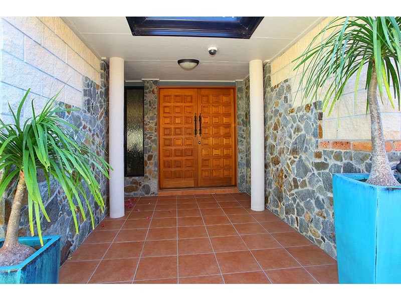 9 Hellfire Pass, Lower Beechmont QLD 4211