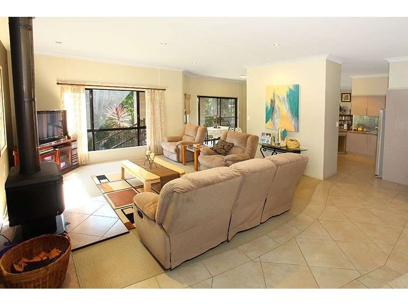 9 Hellfire Pass, Lower Beechmont QLD 4211