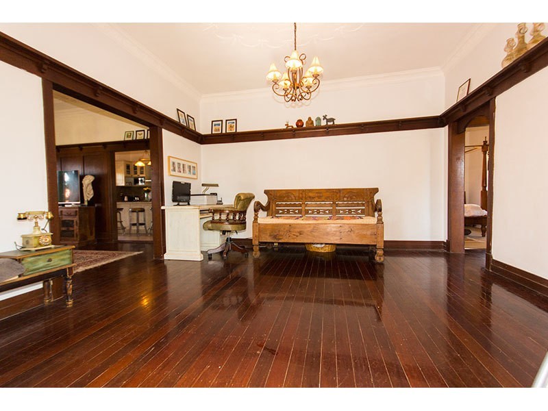 25 Chindrina Street, Santa Barbara QLD 4212