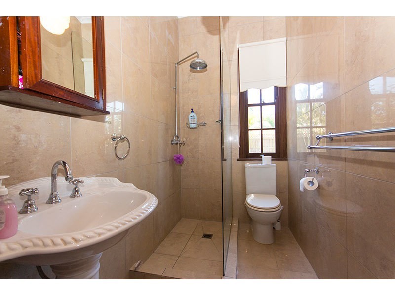 25 Chindrina Street, Santa Barbara QLD 4212