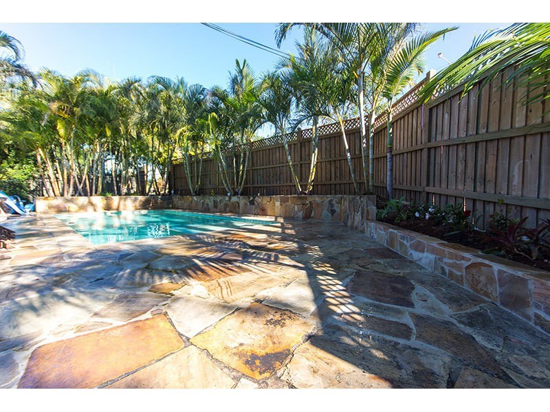 25 Chindrina Street, Santa Barbara QLD 4212