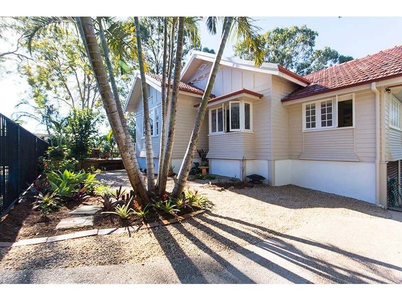 25 Chindrina Street, Santa Barbara QLD 4212