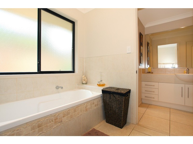 47 Trentbridge Court, Mount Nathan QLD 4211