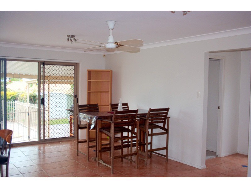 4 Armstrong Way, Highland Park QLD 4211