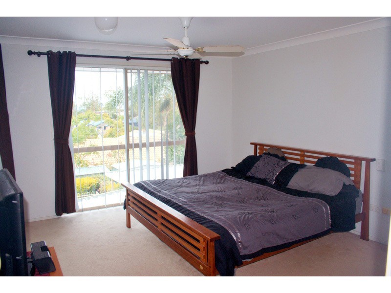 4 Armstrong Way, Highland Park QLD 4211