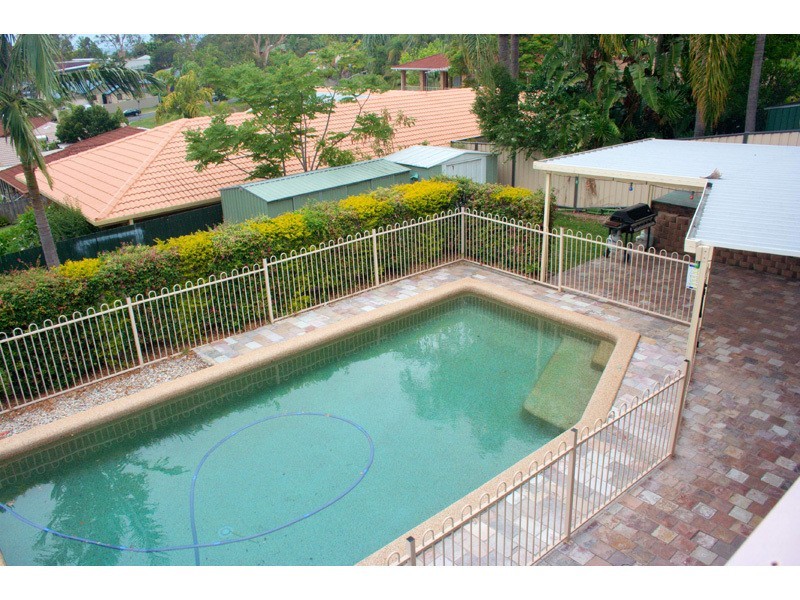 4 Armstrong Way, Highland Park QLD 4211